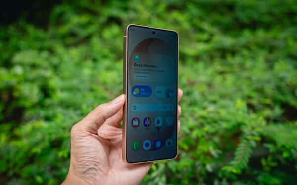 „Samsung Galaxy S26 Ultra“ pristatė naują privatumo funkciją: ekranas slėps turinį nuo pašalinių akių