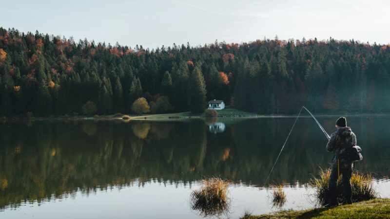 Žvejų varžybose netrūko intrigos: pergalę nulėmė įspūdingo dydžio 6,16 kg šamas