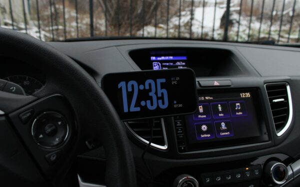 „Gemini“ vairuotojams tapo tikru galvos skausmu: štai kaip susigrąžinti „Google Assistant“