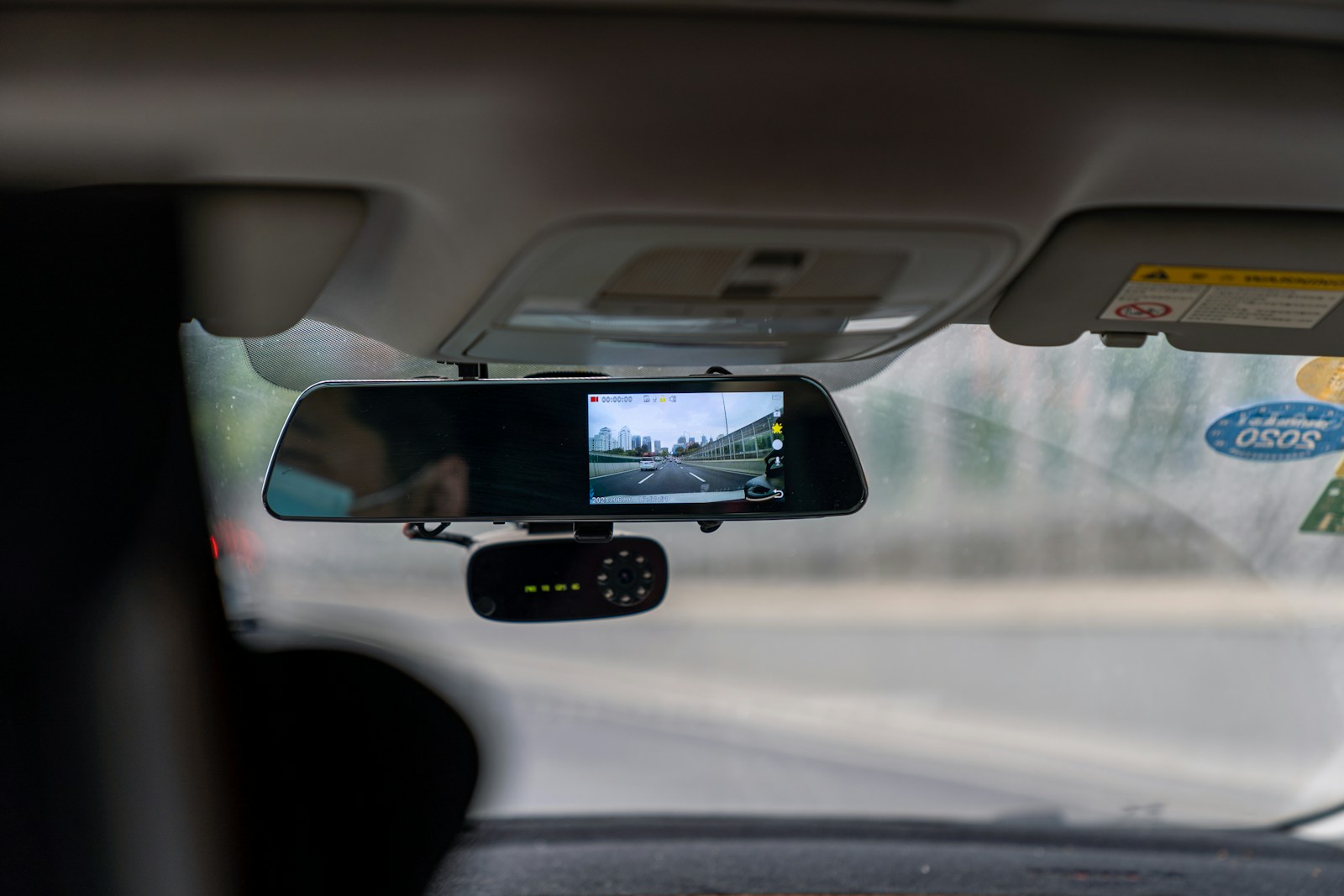 Turite vaizdo registratorių automobiliuose? Ši klaida viešinant įrašą gali atnešti milžiniškų teisinių nuostolių