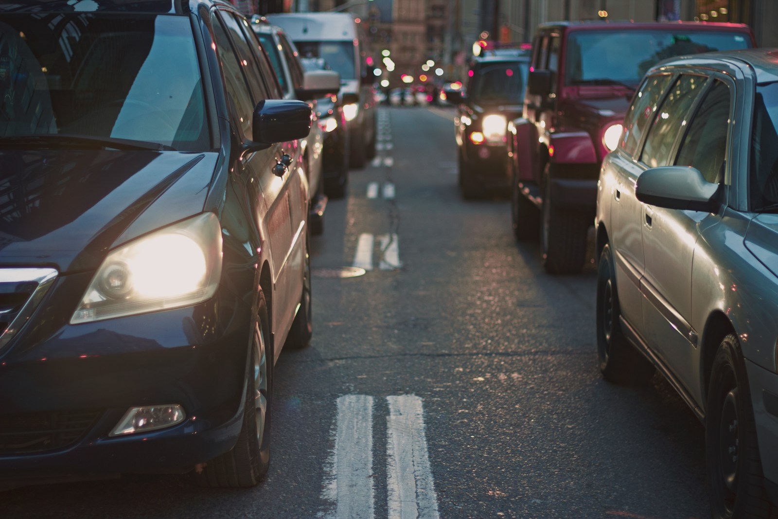 Vairuotojų laukia pokyčiai: nuo birželio bus ribojamas eismas vienoje svarbiausių gatvių