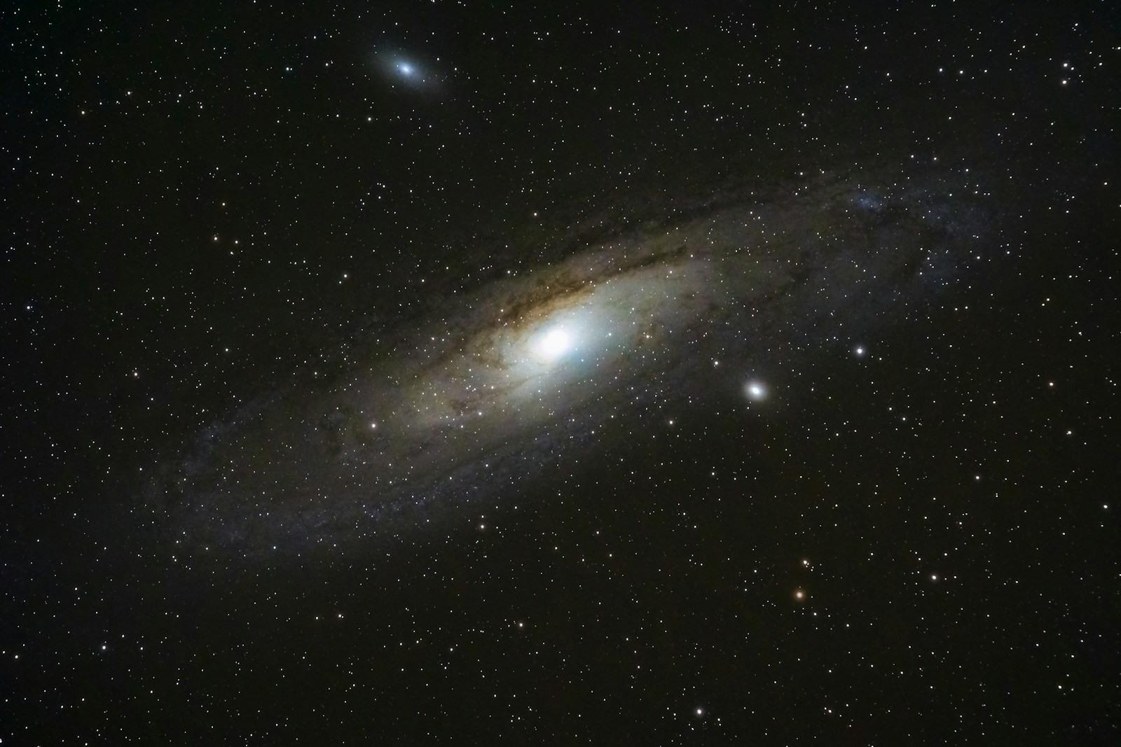Astronomijos mįslė sklaidosi: mokslininkai atkūrė chaotišką vaizdą, kaip iš tiesų gimė galaktikos