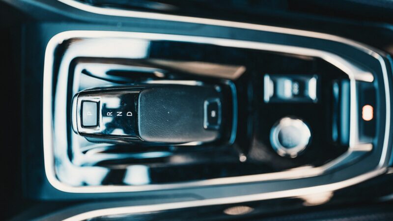 Naudoto automobilio pirkimas gali virsti finansine duobe: šie ženklai išduoda brangius gedimus