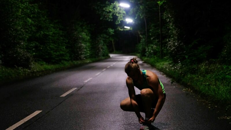 Šie 4 vakaro įpročiai sekina jūsų širdį: kardiologai pataria, ką keisti po 19 valandos