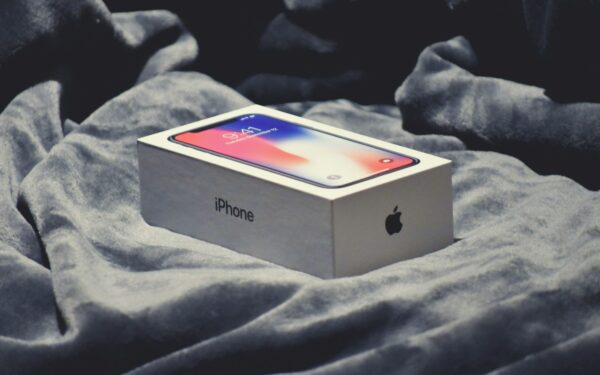 Dirbtinis intelektas ryja atmintį: nauji telefonai gali pabrangti iki 200 dolerių