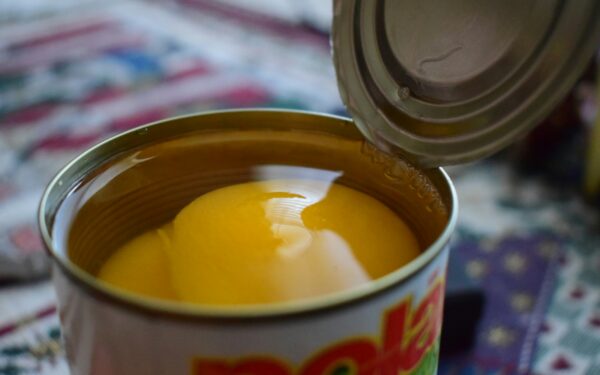 Manėte, kad tai sveikas desertas? Ekspertė įspėja, jog viename indelyje slypi net 23 šaukšteliai cukraus