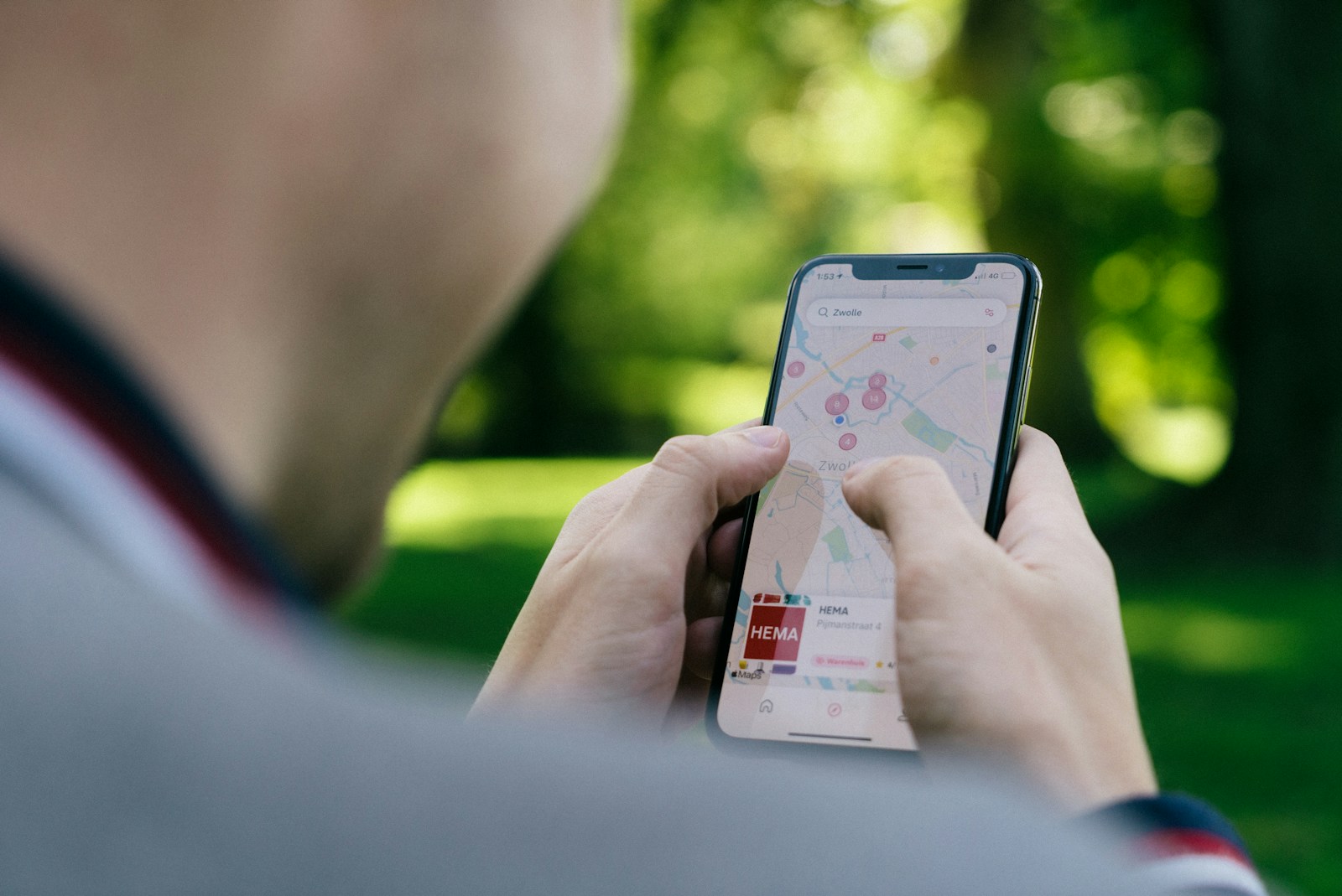 „Google Maps“ įdarbino skaitmeninį apsauginį: kaip „Gemini“ gins verslą nuo reketo ir melo?