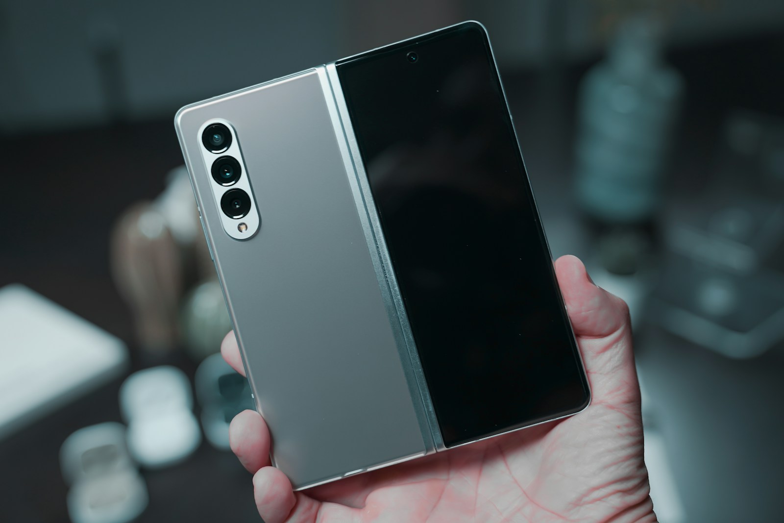 Šie „Samsung“ telefonai gali pradingti iš parduotuvių: gamintojui meta sunkius kaltinimus
