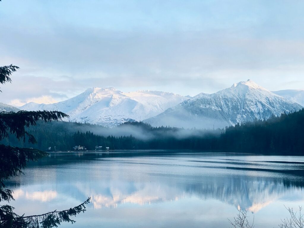 mountain ranges near lake