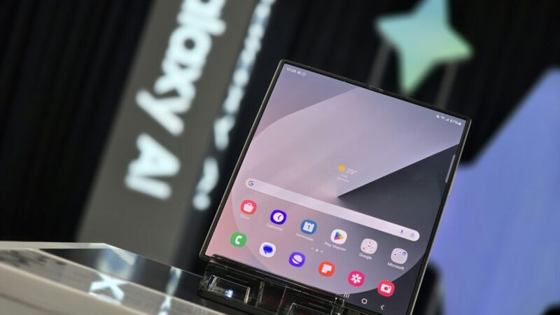 Šio revoliucinio „Samsung“ telefono daugiau nebebus: gamintojas paskelbė galutinį nuosprendį
