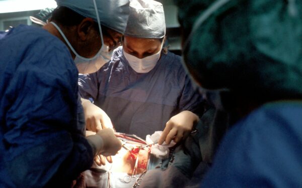 Žarnyno vėžys vis dažniau kerta jauniems: mokslininkai įvardijo grupę, kuriai gresia didžiausias pavojus