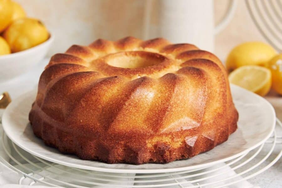 Minkščiausias Velykų pyragas be jokio minkymo: viena paslaptis neleis pyragui išsausėti