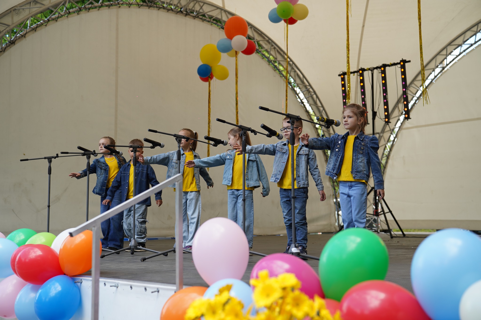 Virbalyje skamba jubiliejinė „Keliaujanti daina“: į festivalį susirinko jaunieji talentai