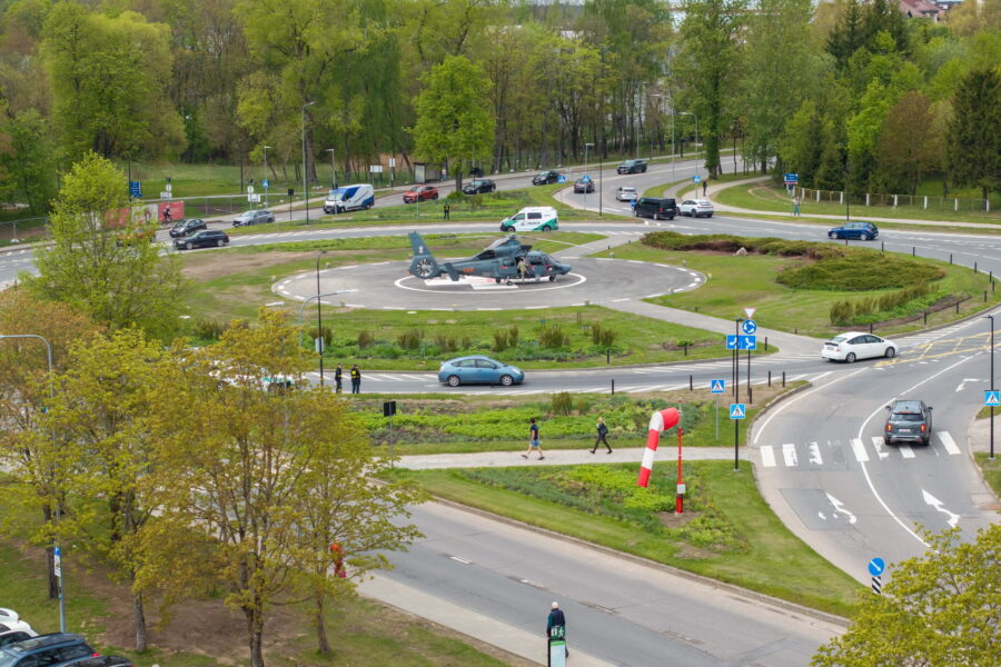 Prie Santaros klinikų atidaryta sraigtasparnių aikštelė: gyvybes gelbės dar greičiau