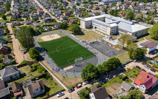 Tauragėje atidarytas milijoninis stadionas: rekonstrukcija atskleidė netikėtą istorinį radinį
