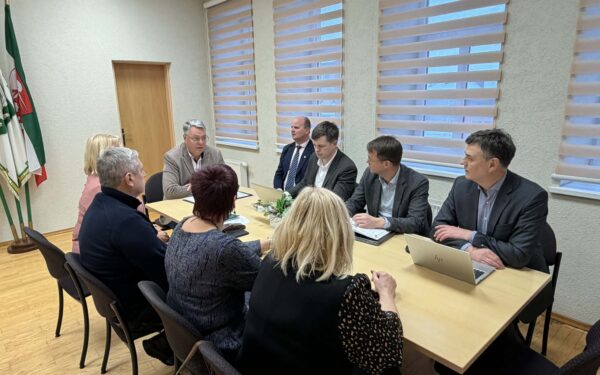 Atskleidė, kuriuos tiltus ir kelius remontuos šiemet: dalis vairuotojų to laukė metų metus