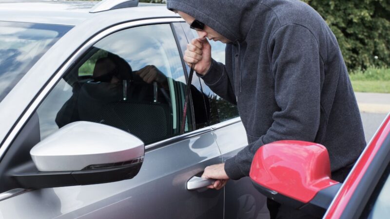 Jūsų automobilis turi pavojingą spragą: vagys naudoja prietaisą, kuris atrakina visas duris