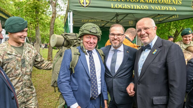 Kėdainiuose parodyta įspūdinga karinė galia: virš miesto skraidė ir NATO naikintuvai