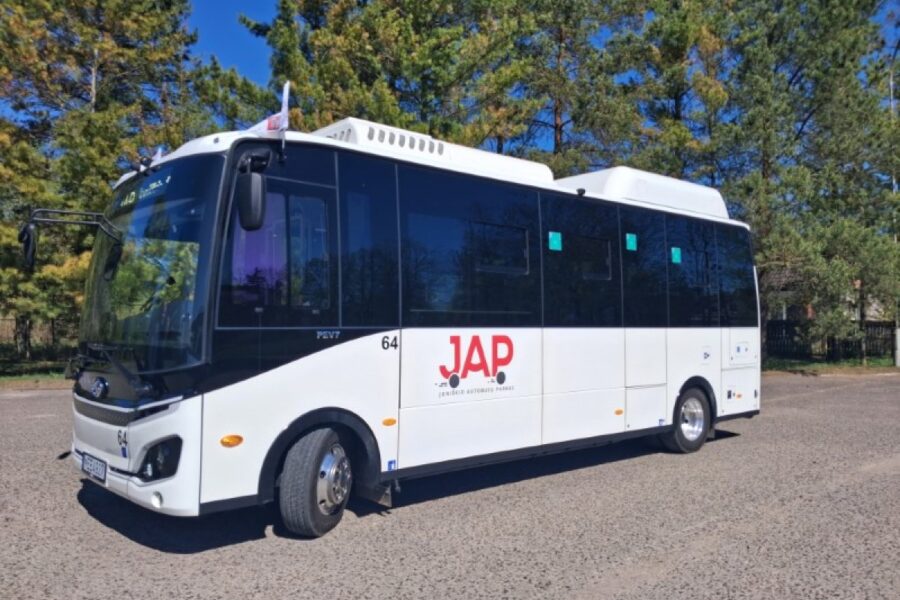Keleiviai Joniškyje netrukus važiuos kitaip: į maršrutą išleidžiamas modernus autobusas
