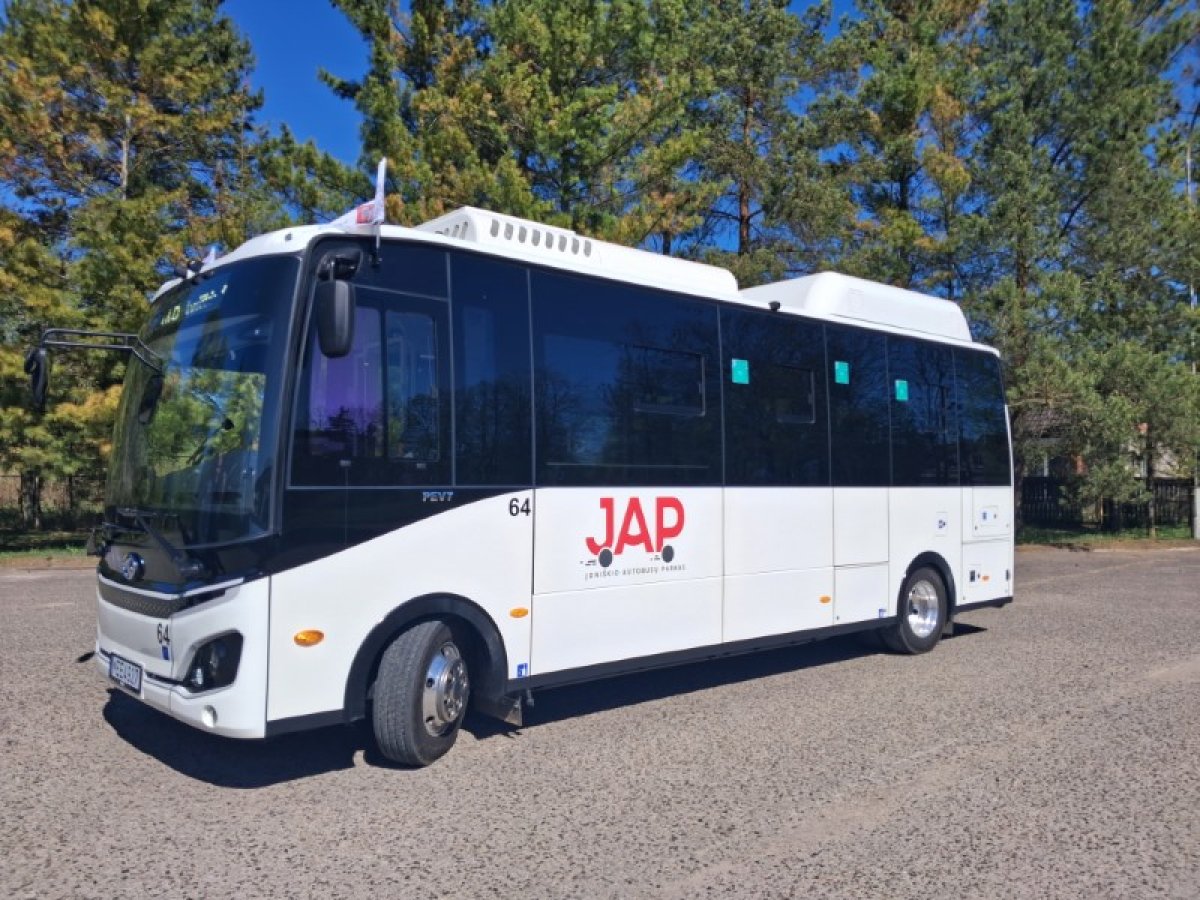 Keleiviai Joniškyje netrukus važiuos kitaip: į maršrutą išleidžiamas modernus autobusas