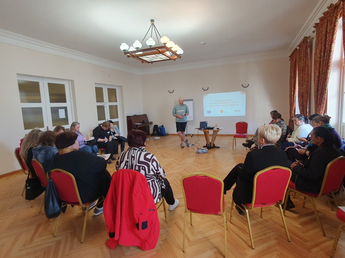 Specialistams siunčiamas svarbus signalas: darbas su migrantais reikalauja naujų įgūdžių