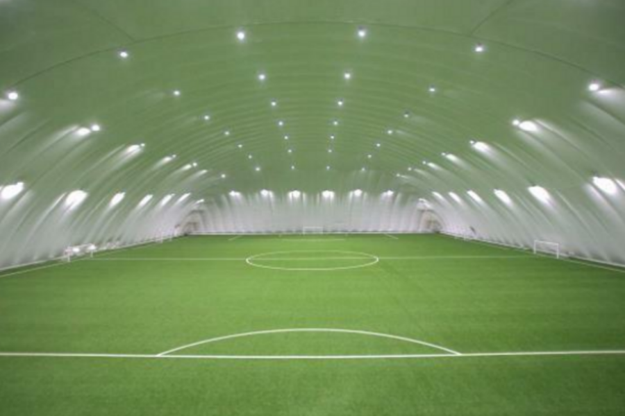 Klaipėdoje kyla modernus futbolo maniežas: aiškėja, kaip atrodys 3 mln. eurų projektas