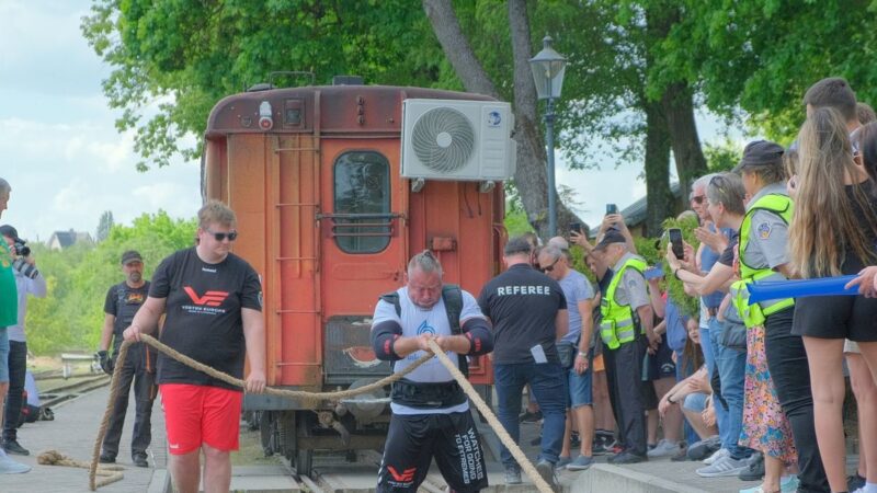 Galiūnų čempionate laukia išskirtinis išbandymas: sportininkai temps sunkius vagonus