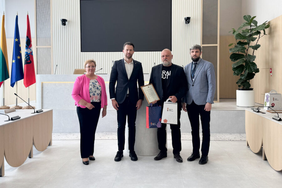 Vilniaus rajono mokykloms perduodama 2,5 tūkst. knygų: aiškėja, kur jos keliaus
