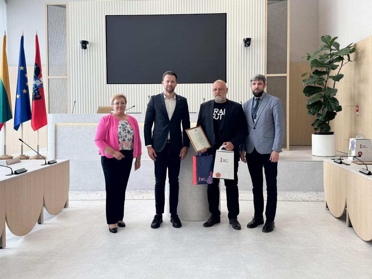Vilniaus rajono mokykloms perduodama 2,5 tūkst. knygų: aiškėja, kur jos keliaus