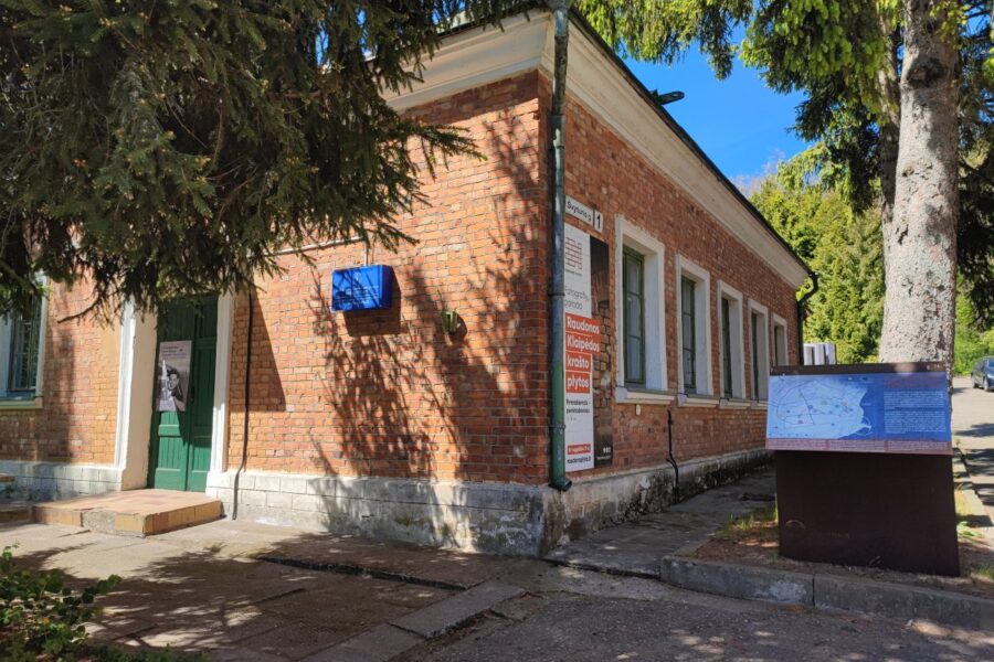 Po ilgų diskusijų priimtas sprendimas: aiškėja, kas laukia Nidos švyturio teritorijos