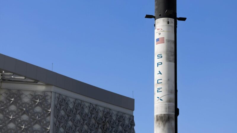 Mėnulis sulauks smūgio iš Žemės: „SpaceX“ raketa į jo paviršių rėšis jau rugpjūtį