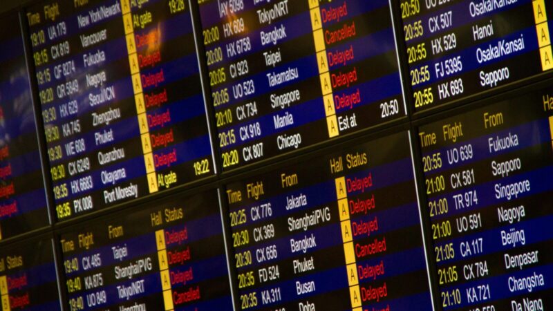 Atostogos gali žlugti: oro linijos atšaukia 13 000 skrydžių, pasitikrinkite savo bilietus