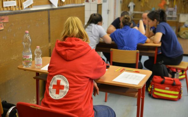 Smūgis humanitarinei teisei: kodėl ligoninės tapo taikiniais ir kokia grėsmė laukia?