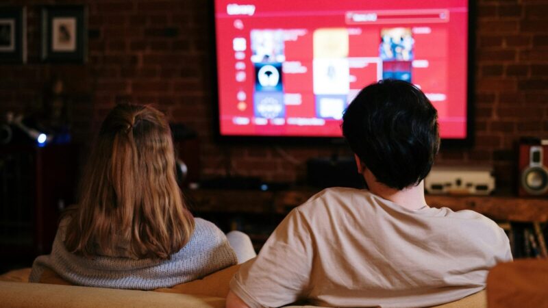 Pamirškite nuobodų žiūrėjimą: „Google TV“ dabar pati generuos vaizdus ir klipus pagal jūsų norus