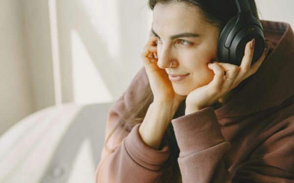 Magiškas dažnis ar psichologinis triukas? Paaiškino, kaip 432 Hz muzika veikia mūsų kūną