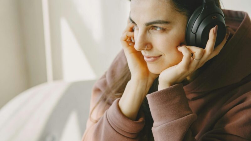 Magiškas dažnis ar psichologinis triukas? Paaiškino, kaip 432 Hz muzika veikia mūsų kūną