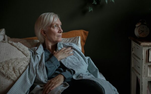 Nukritote be priežasties? Mokslas atskleidė klastingą ryšį su demencija