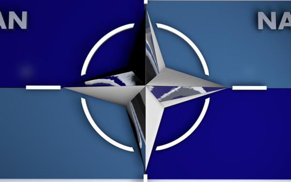 NATO keičia strategiją: kodėl Aljansas atsisako naftos ir pereina prie žaliosios energijos?