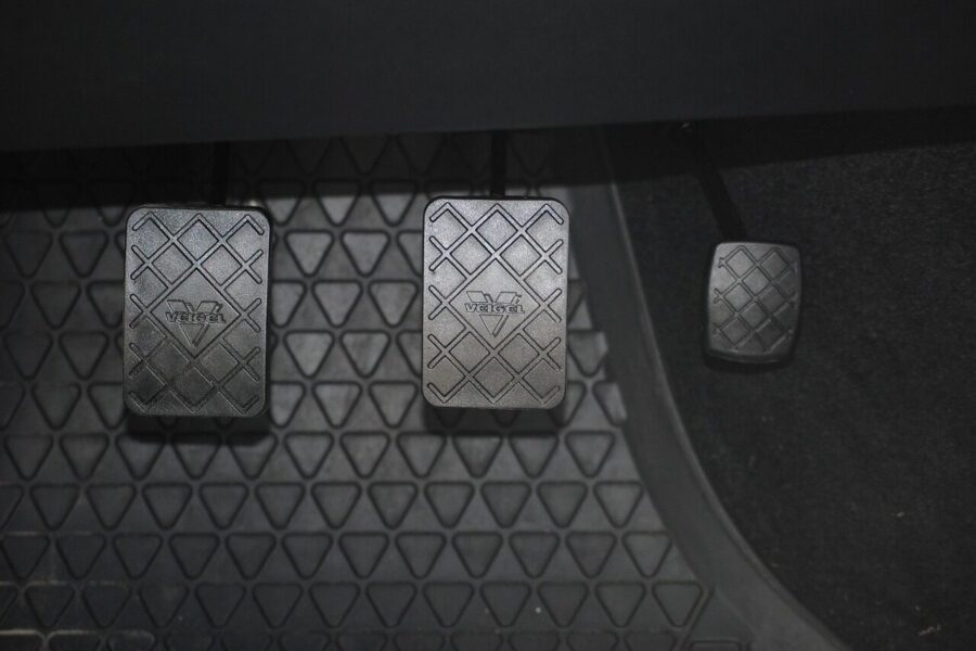 accelerator, clutch pedal, clutch, brake pedal, brake, automobile, accelerator, accelerator, clutch pedal, clutch pedal, clutch, clutch, clutch, clutch, clutch, brake pedal, brake pedal, brake pedal, brake, brake