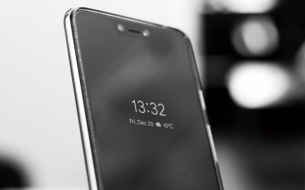 Erzinanti „Pixel“ paieškos juosta pagaliau išnyks? Štai ką „Google“ ruošia „Android 17“