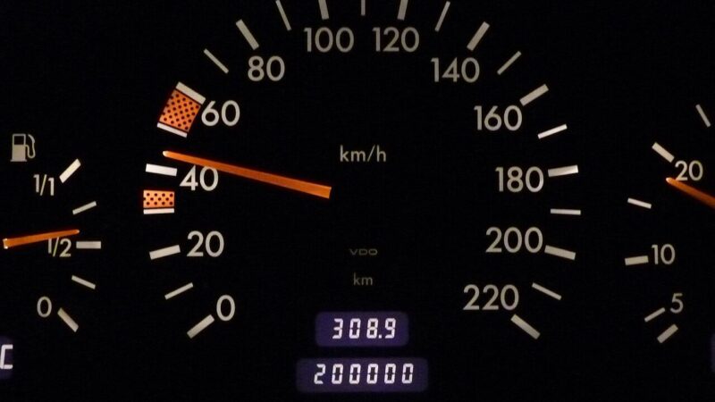 Planuojate pirkti naudotą automobilį? Atskleidė, kada remontas kainuos itin brangiai