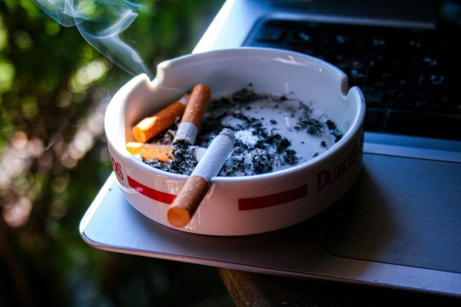 Cigaretė. Rūkymas.