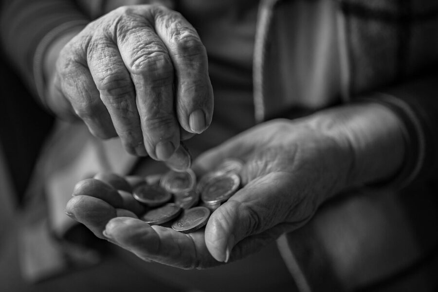 coins, money, poverty, homeless, unemployed, old, lonely, person, alone, pension reform, old-age pension, pensioners, euro, pension increase, save up