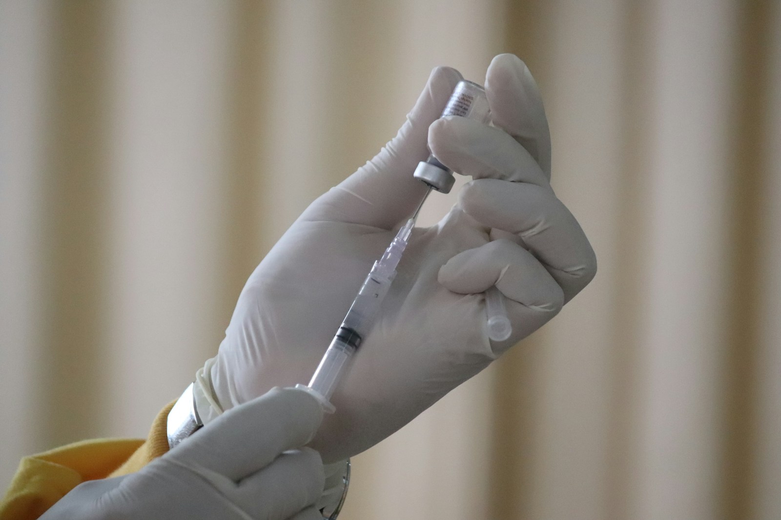 Mirtinas virusas kruiziniame laive: mokslininkai skubiai kuria naują mRNR vakciną