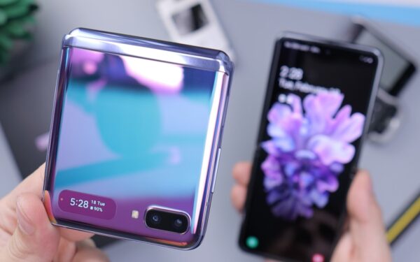 Ekrano raukšlė pagaliau išnyks? Nutekėjo svarbi informacija apie „Galaxy Z Flip 8“