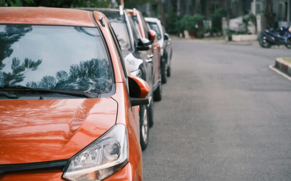 Ką reikėtų žinoti apie „carsharingą“ miestuose: kaip išnaudoti dalijimosi automobiliu paslaugas ir nepermokėti