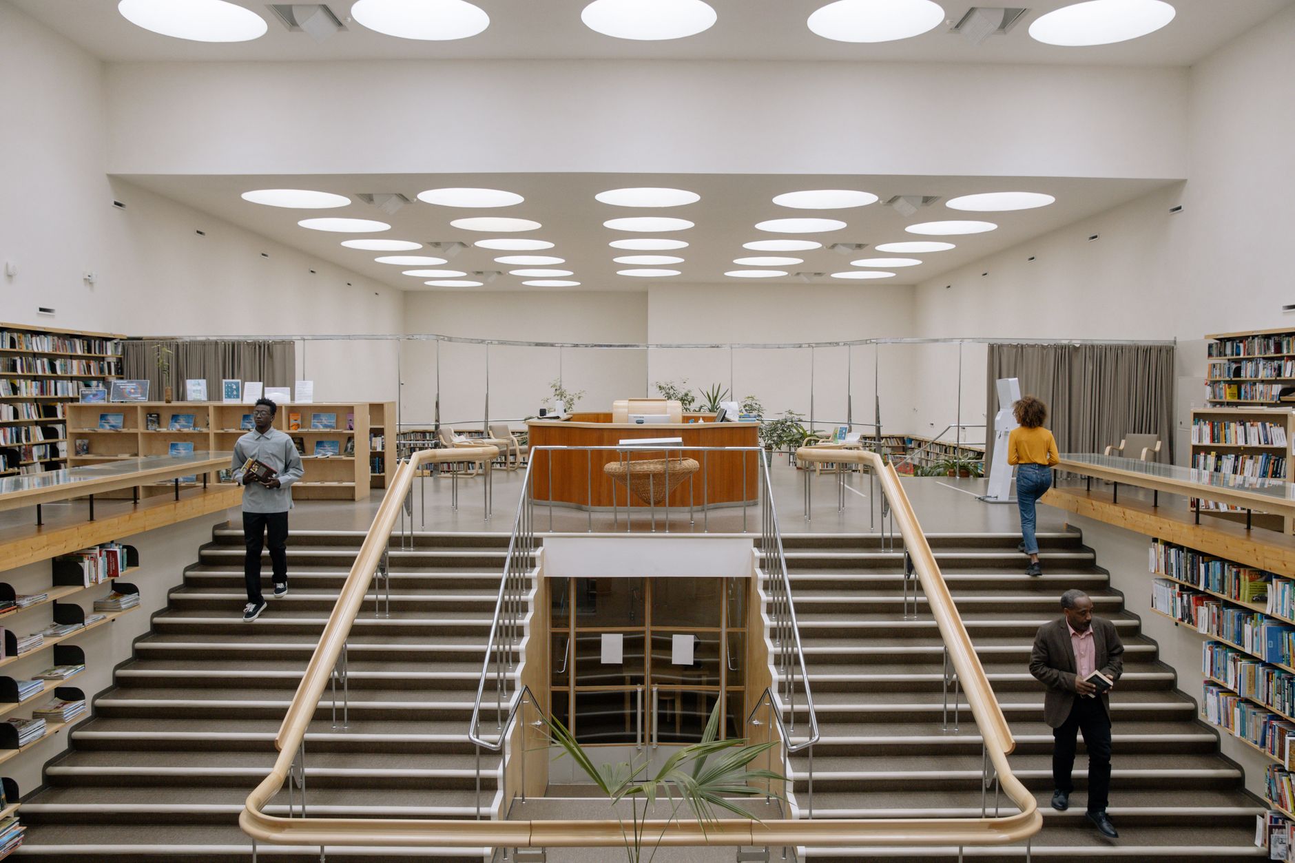 Kaip Aukštaitijos miestelių bibliotekos keičia bendruomenes: nuo tylos skaityklų iki gyvų susitikimų erdvių