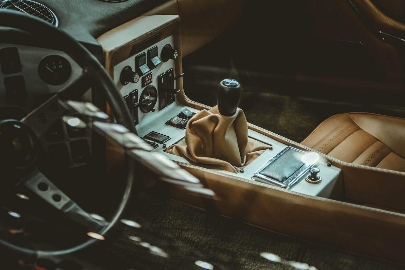 Kaip išsirinkti automatinę pavarų dėžę naudotam automobiliui: svarbiausi tipai, rizikos ir patarimai perkant