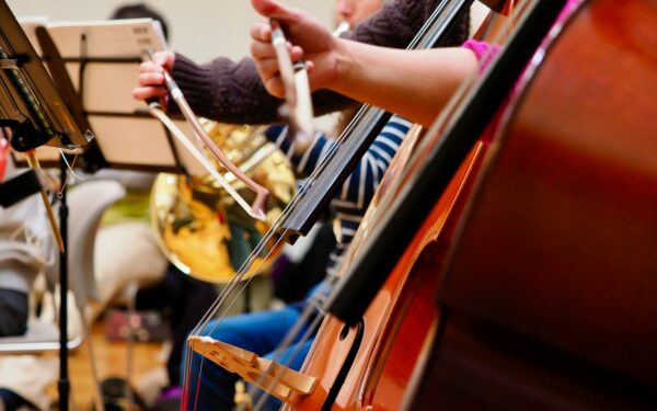 Kaip mažas Aukštaitijos miestelis augina jaunuosius muzikantus: Rokiškio muzikos mokyklos patirtis ir pamokos regionams