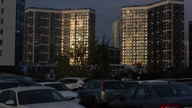 Kaip pasikeis stovėjimo kiemuose kasdienybė: nuo senų daugiabučių aikštelių iki išmanių parkavimo sprendimų